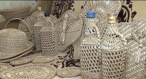 Arta meșteșugului din papură, păstrată de localnici în Maramureş