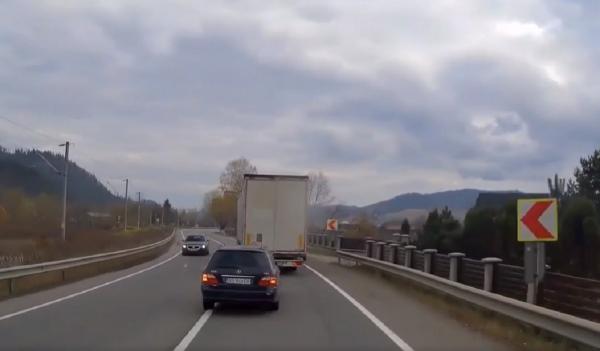 Șofer teribilist, pericol în trafic. Ce a încercat să facă conducătorul auto (Video)