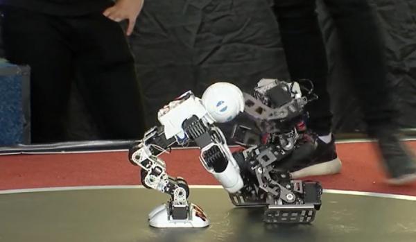 Competiţia Roboţilor din Capitală, peste 600 participanţi