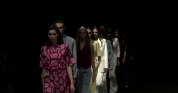 Trendurile pentru sezonul cald au fost dictate la Tbilisi. Ce se poartă în primăvară-vară 2020