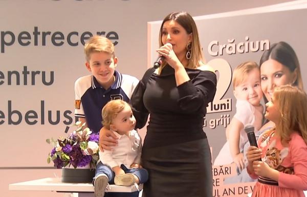 Ela Crăciun a lansat cartea „12 luni fără griji”. Răspunsuri pentru 101 întrebări