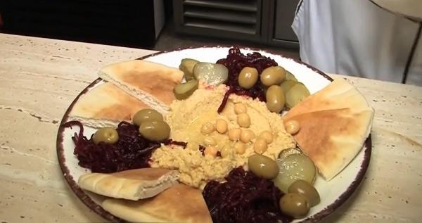 Creştinii intră în Postul Crăciunului, renunţând la carne şi lactate