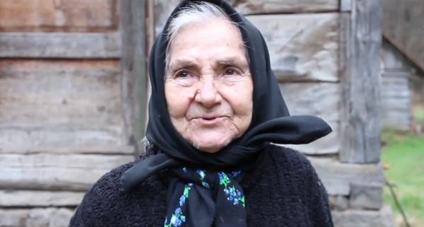 Bunica Lucreţia, o bătrână de 84 de ani lăsată la mila sorţii, ajutată de un grup de motociclişti, la Hunedoara