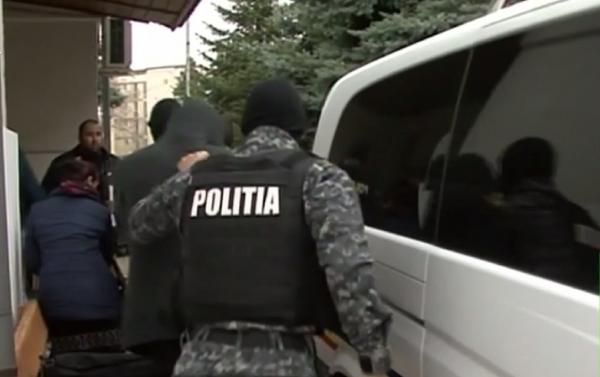 Un bărbat din Gorj şi-a atacat soţia însărcinată în opt luni cu un levier şi un cuţit