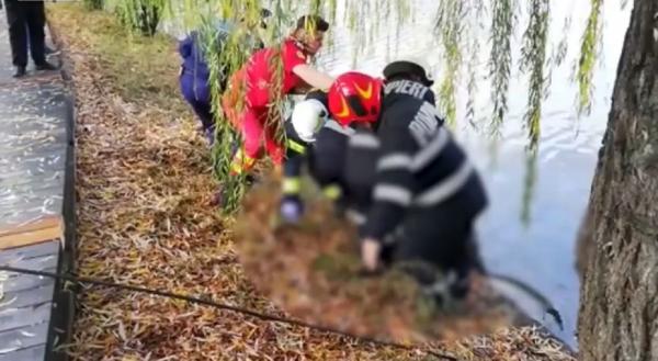 Bătrână din Cluj-Napoca, găsită plutind pe un lac din oraș, inconștientă