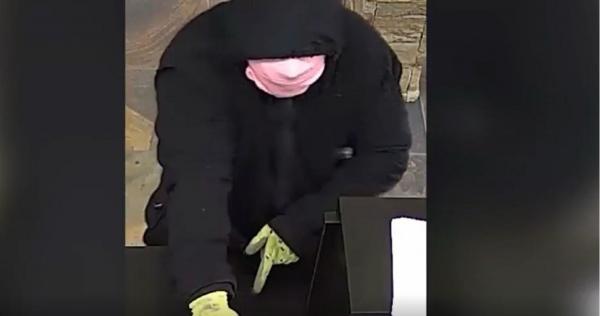Un hoţ din Statele Unite a ajuns de râsul internetului (Video)