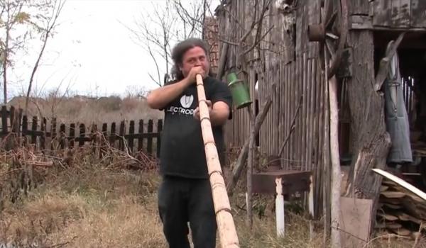 Artistul din Oradea care păstrează tradiția instrumentelor muzicale arhaice