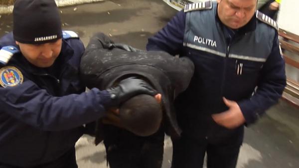 Bărbaţii care au răpit şi batjocorit o fetiţă din Brăila au fost arestaţi preventiv