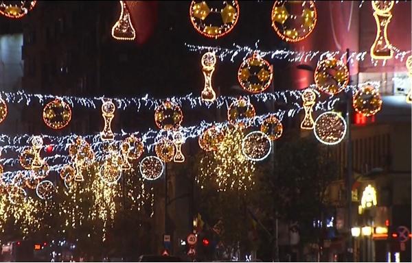 10 milioane de lumini, aprinse în Bucureşti cu ocazia sărbătorilor de iarnă