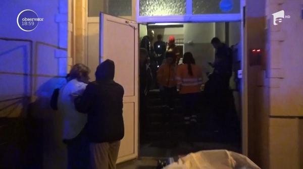 Copilul de 3 ani care a murit căzând în gol într-un bloc din Bistrița venise în vizită cu părinții la bunici