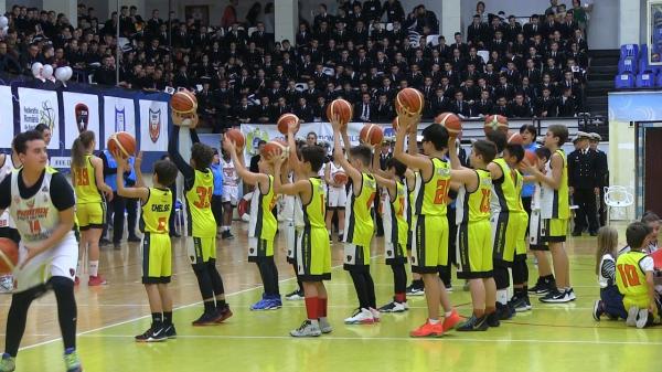 Meci de baschet pentru copiii nevoiași, la Constanța