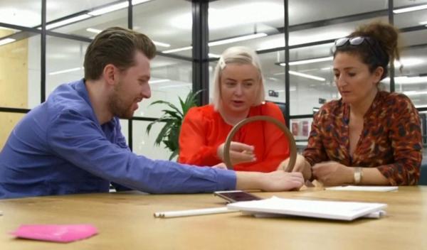 O tânără din Marea Britanie a inventat o jucărie care îi învaţă pe copii cum să înfrunte eşecul