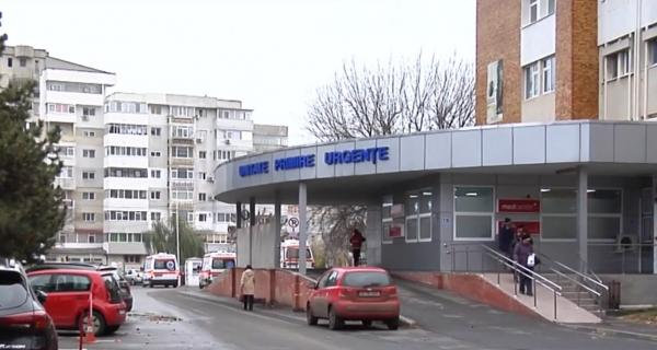 Medic pediatru din Brăila, acuzat că miroase urât şi poartă haine murdare în momentul consultaţiei