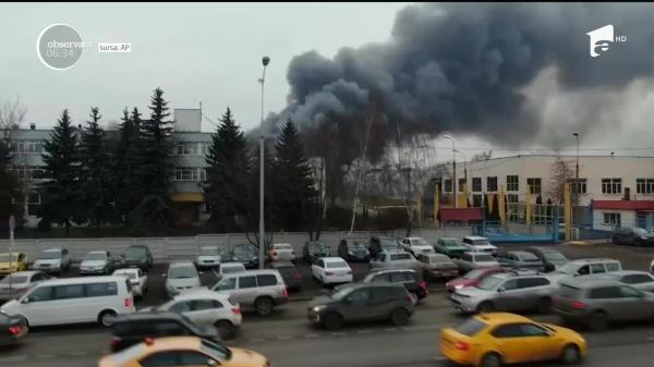 Incendiu de amploare la Moscova. Un depozit industrial s-a făcut scrum