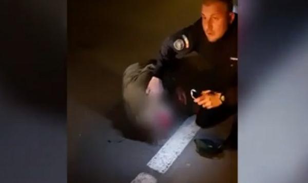 Bătrân de 78 de ani căzut pe stradă, salvat de jandarmii din Brașov