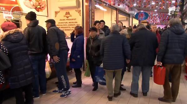 Au apărut cozile în magazine, pentru cumpărături de sărbători