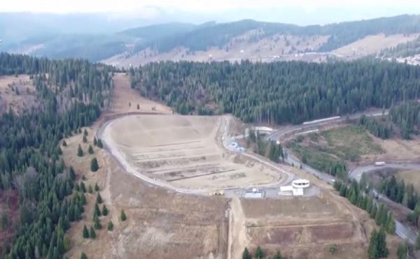 Aproape 200 de oameni au protestat în vârf de munte, pentru mediu