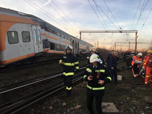 CFR ia în calcul două variante în legătură cu accidentul feroviar cu 11 răniţi, din Ploieşti