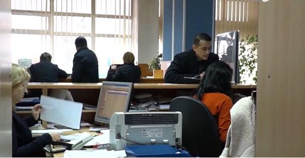 Parlamentarii simplifică birocraţia pentru înfiinţarea de firme