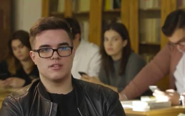 Ajut eu: Sistem unic în România, gândit de elevii unui liceu din Piteşti
