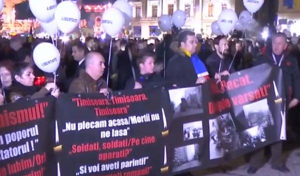 Peste 1000 de oameni au participat la un marş impresionant în memoria victimelor Revoluţiei