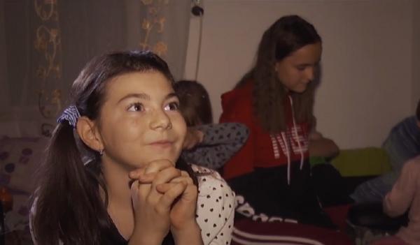 Ajut eu: Cinci copii rămaşi fără mamă aşteaptă o minune Crăciun