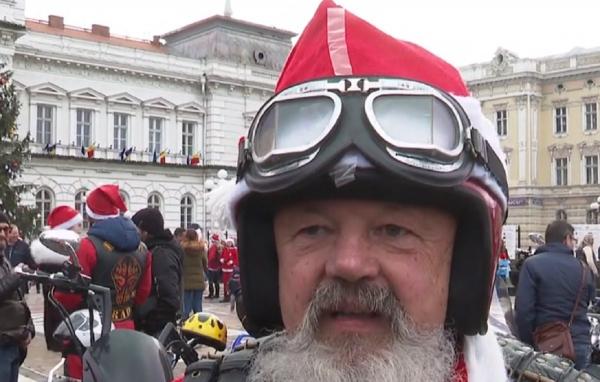 Moş Crăciun a ajuns pe motocicletă la Arad