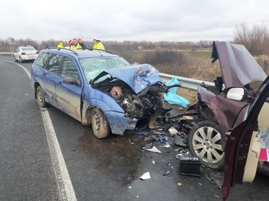 Familie de preot din Timiş, implicată într-un accident chiar după slujba de Crăciun