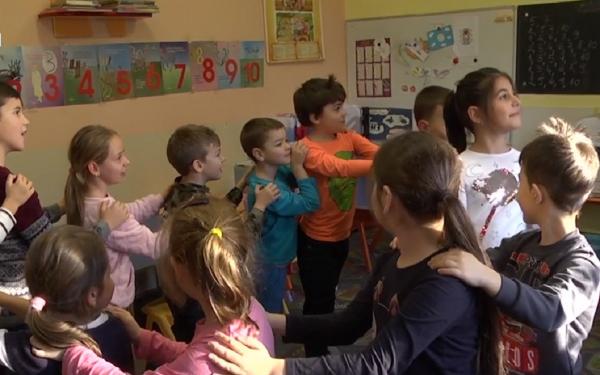 Noaptea de Revelion e prilej de distracţie dacă ai cu cine să-ţi laşi copiii acasă. Bonele, la mare căutare