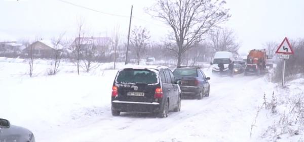 Între Crăciun şi Revelion a nins cât în tot sezonul de iarnă