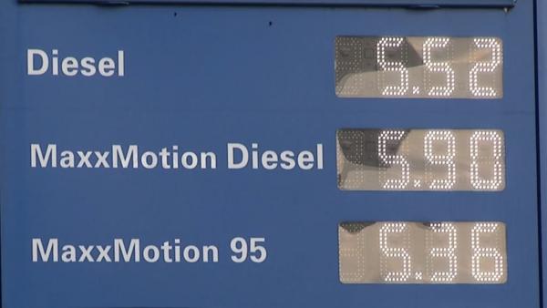 Benzina şi motorina s-au ieftinit în prima zi a lui 2020