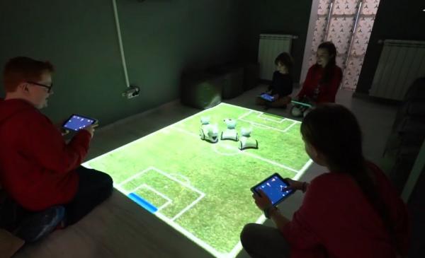 O femeie din Botoșani a pus pe picioare un spaţiu de joacă hi-tech pentru copii, unic în România