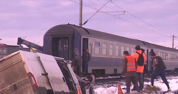 Un tânăr şi-a pierdut viaţa, iar fratele său a fost grav rănit într-un accident cumplit din Suceava