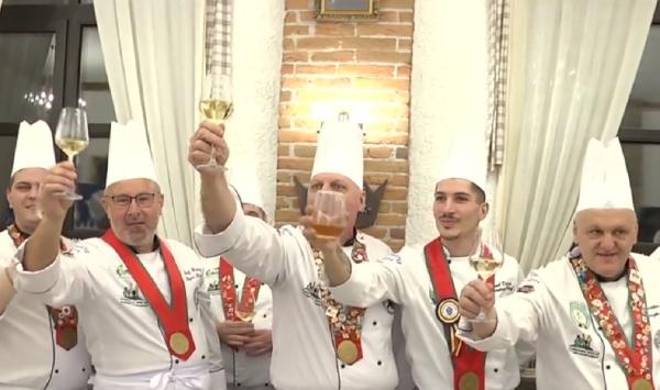 Petrecere în Mărginimea Sibiului. Bucătarii au sărbătorit şi ei Revelionul