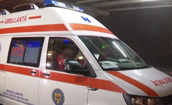 Elevii unui liceu din Arad au ajuns la spital cu simptome de intoxicare