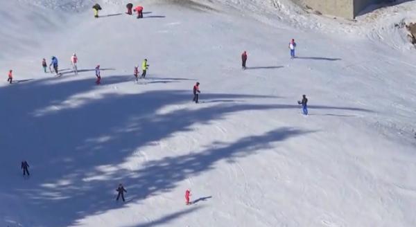 Pârtiile din Poiana Brașov și Postăvarul, pregătite pentru turiști