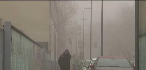 Bucureştenii inhalează de două ori mai multe substanţe nocive decât prevăd normele UE