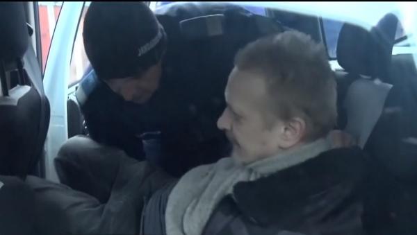 Profesor agresiv, amendat după scandalul izbucnit în fața unei şcoli din Bistriţa-Năsăud