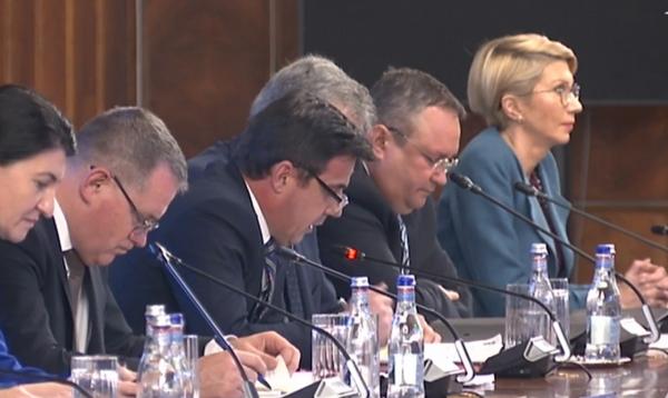 Moment amuzant în şedinţa de Guvern. Acronimul "PNDL 2" i-a dat mari bătăi de cap ministrului Dezvoltării