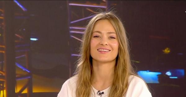 Mamă de fată şi de băiat, cântăreaţă, soţie. Veşti şi poveşti cu Oana Matache