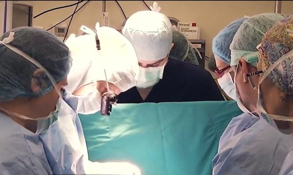 Copiii cu boli de inimă, tot mai dependenţi de specialiştii străini