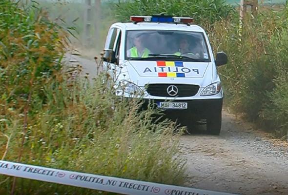 Băiatul care şi-a ucis tatăl pentru a-şi proteja mama, arestat preventiv pentru 30 de zile