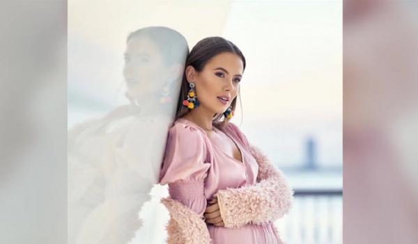 O fostă stewardesă a dezvăluit coşmarul prin care trec însoţitorii de bord