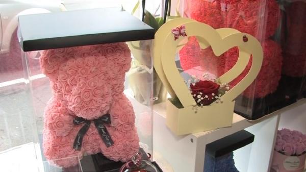 Pregătirile pentru Valentine's Day intră în linie dreaptă. Flori, dulciuri, dar și preparate cu efect afrodisiac