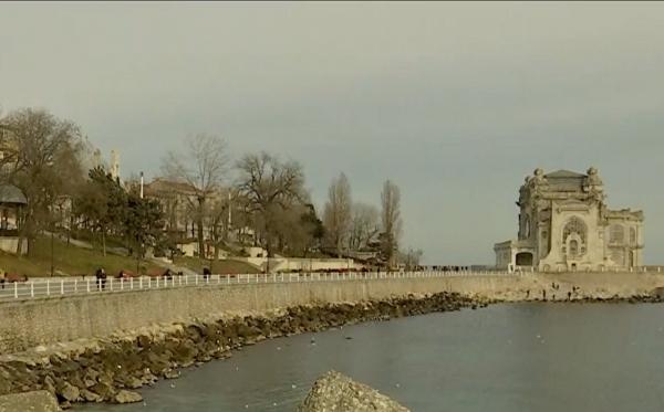 Primul weekend din februarie vine cu o vreme anormal de caldă