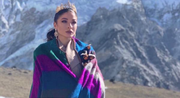 Modelul Mădălina Doroftei a defilat pe Everest, la 5.600 de metri