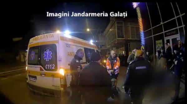 Bărbat sfâșiat de un pitbull în Galați. Jandarmii l-au găsit întins pe trotuar, cu hemoragie