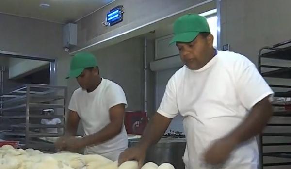 Curg ofertele de muncă pentru cei doi brutari sri-lankezi alungaţi de sătenii din Ditrău