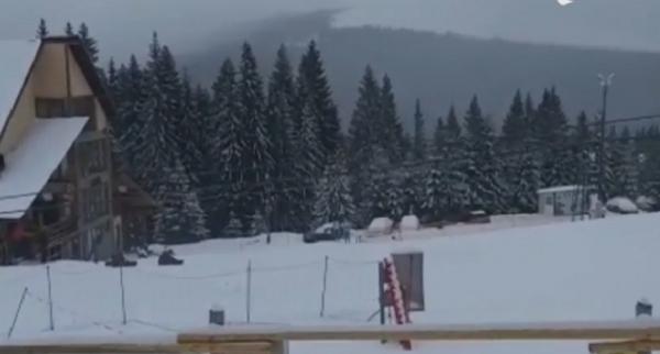Cod roşu de viscol şi vânt pentru nouă judeţe, emis de meteorologi