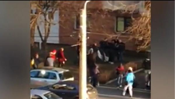 Anchetă în cazul tinerei care a încercat să se arunce de la etaj în Craiova